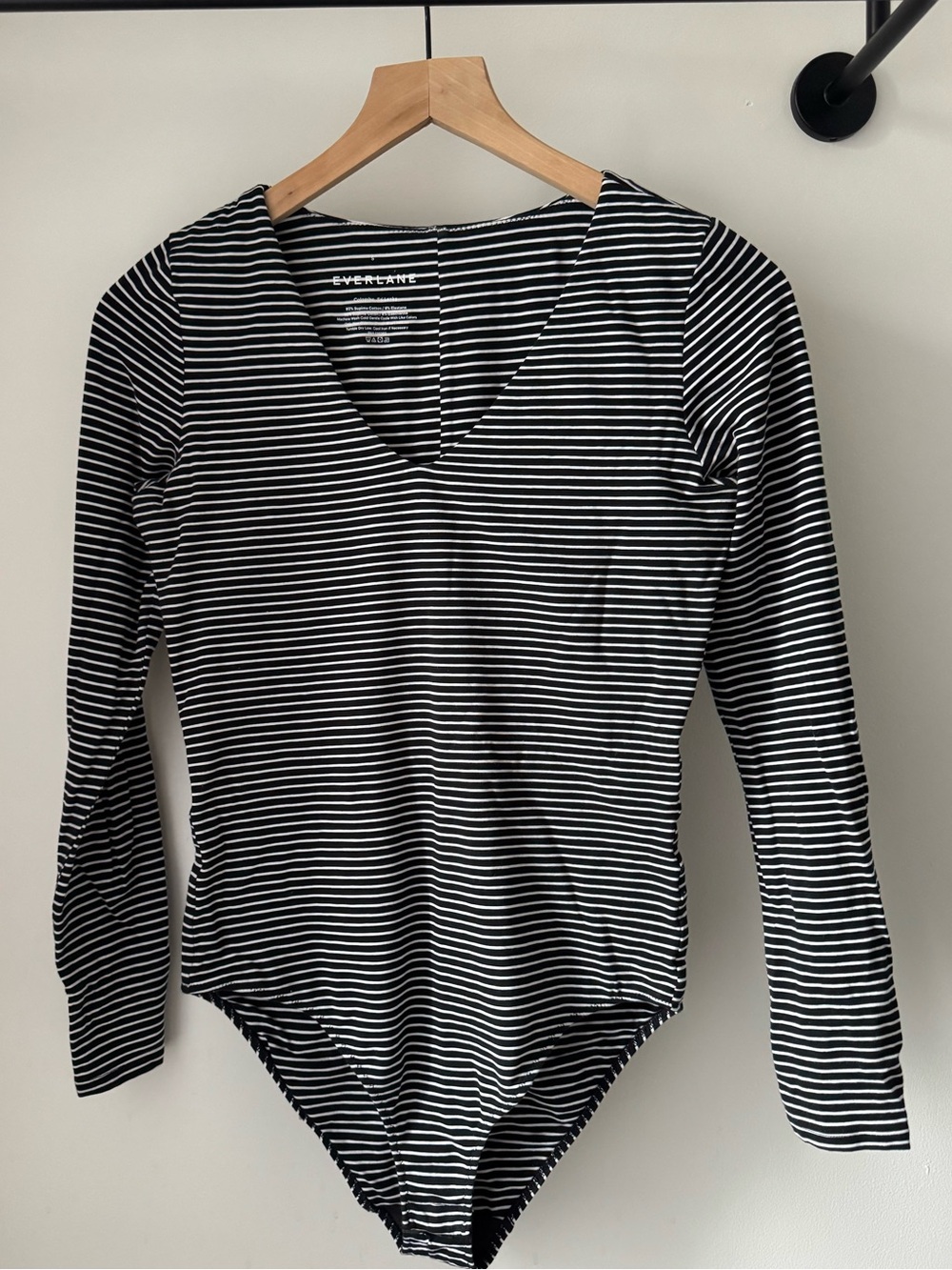 Everlane Pima Cotton stretch bodysuit long sleeve V-neck